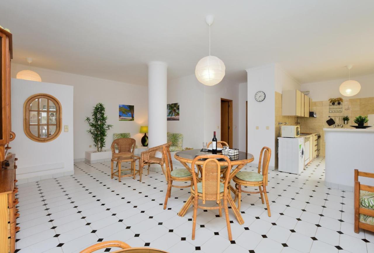 Palmeiras Beach Apartment Кошта-да-Капаріка Екстер'єр фото